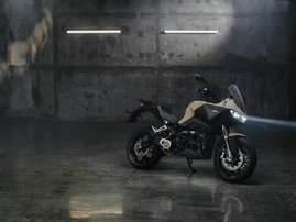 Zero-Motorcycles MY24 DS Studio 2